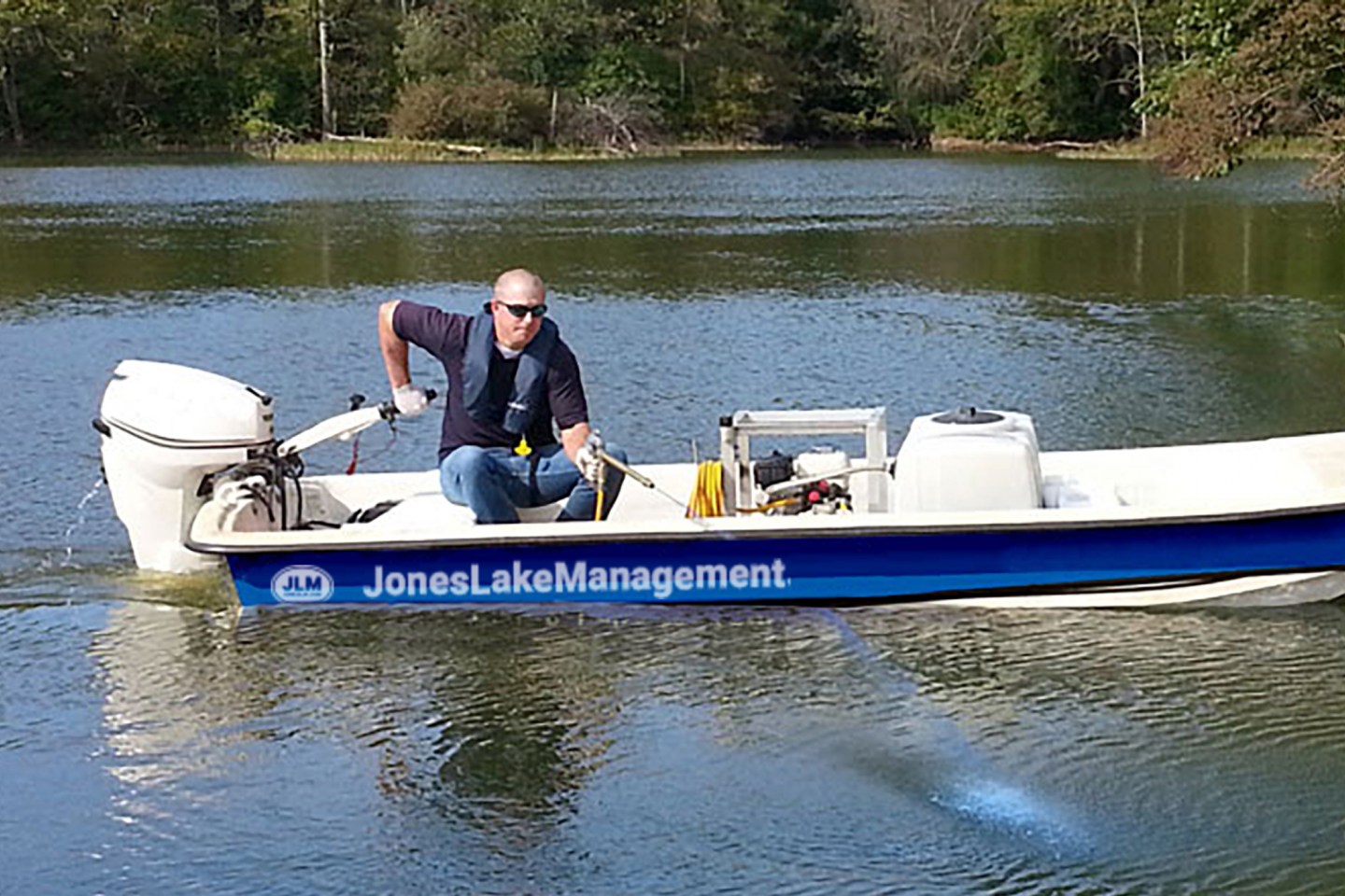 Aquatic Weed Control, Pond Weed Control | Jones Lake Managemen
