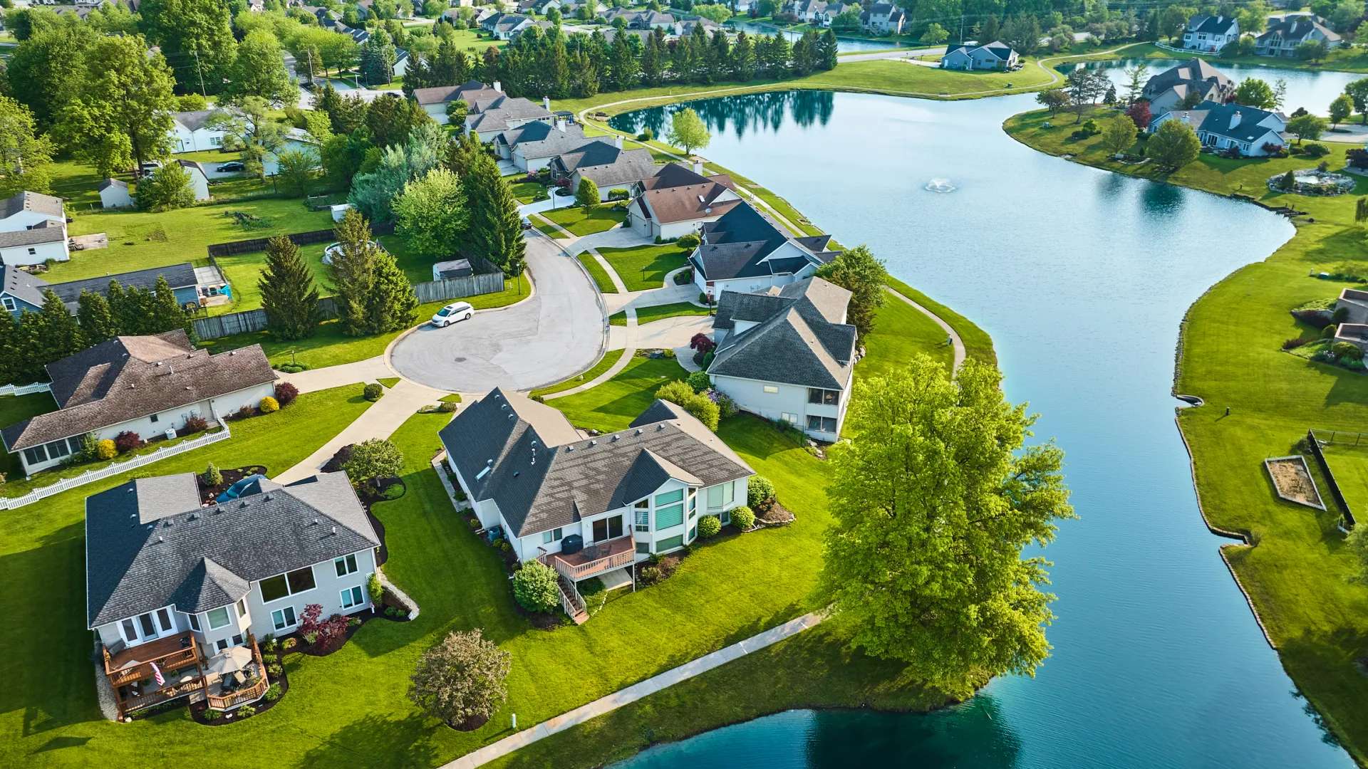 hoa pond